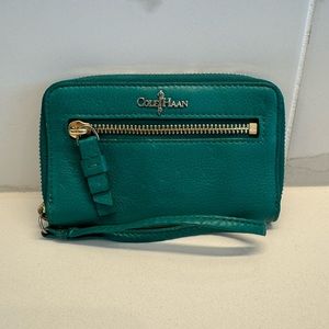 COLE HAAN - Teal Wallet with Zipper